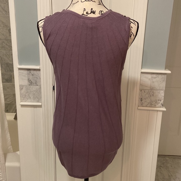 Tank Jersey by Loft, Size Medium. In excellent condition. - Picture 5 of 11